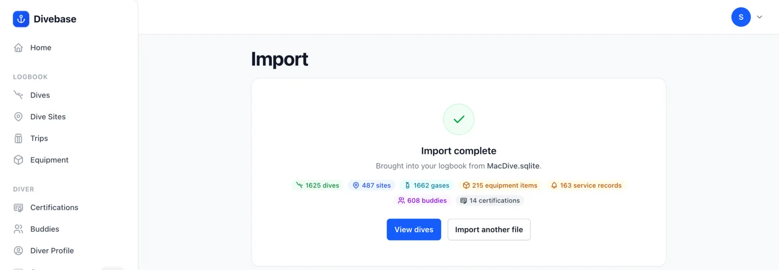 A completed MacDive import summary in Divebase: 1625 dives, 487 sites, 1662 gases, 215 equipment items, 163 service records, 608 buddies and 14 certifications